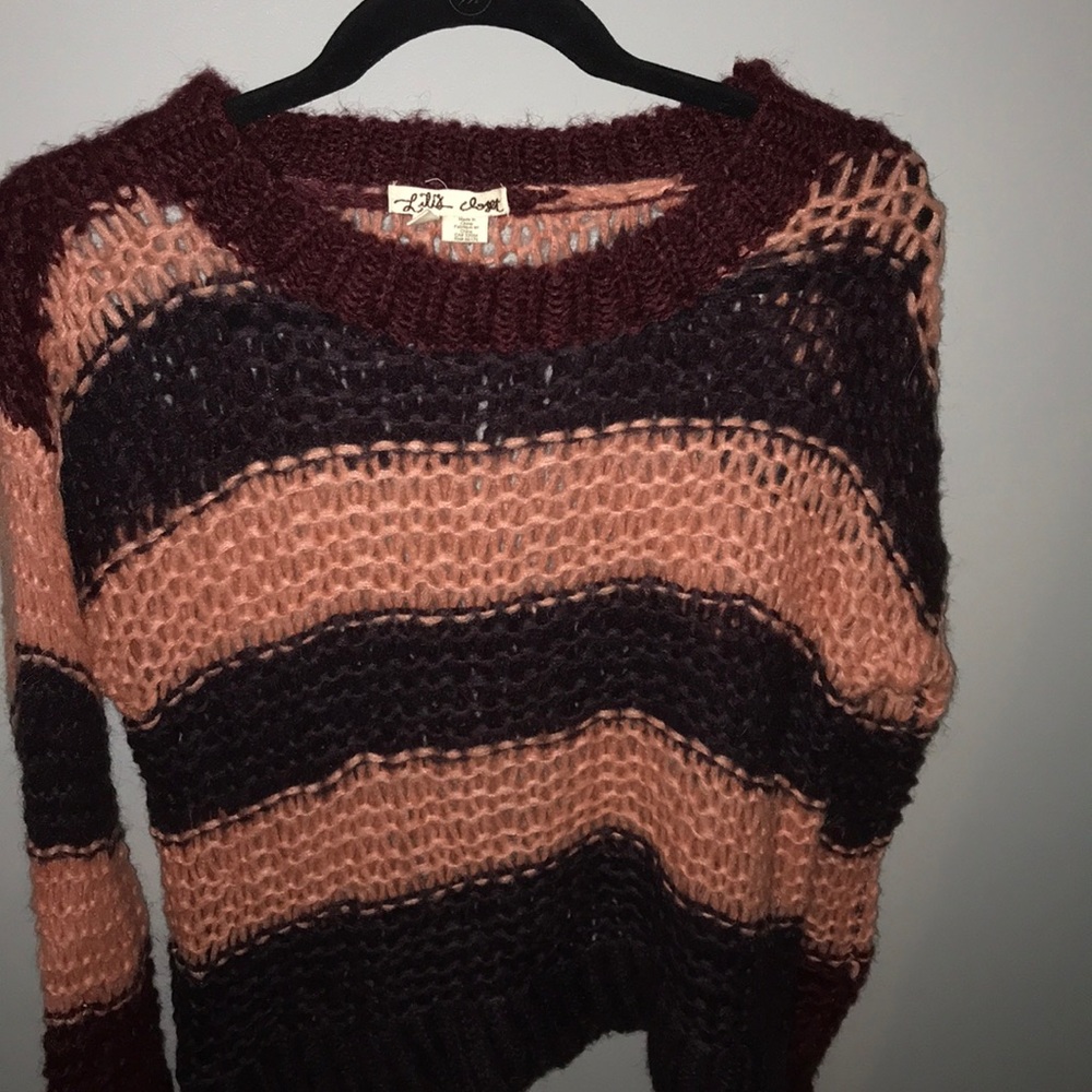 URBAN OUTFITTERS SWEATER